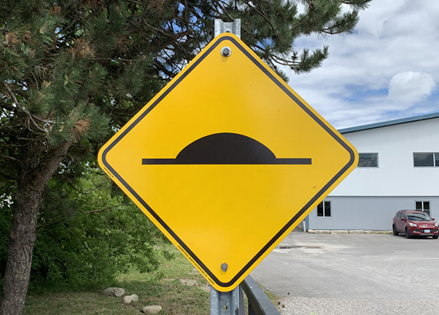 Speed Hump Sign