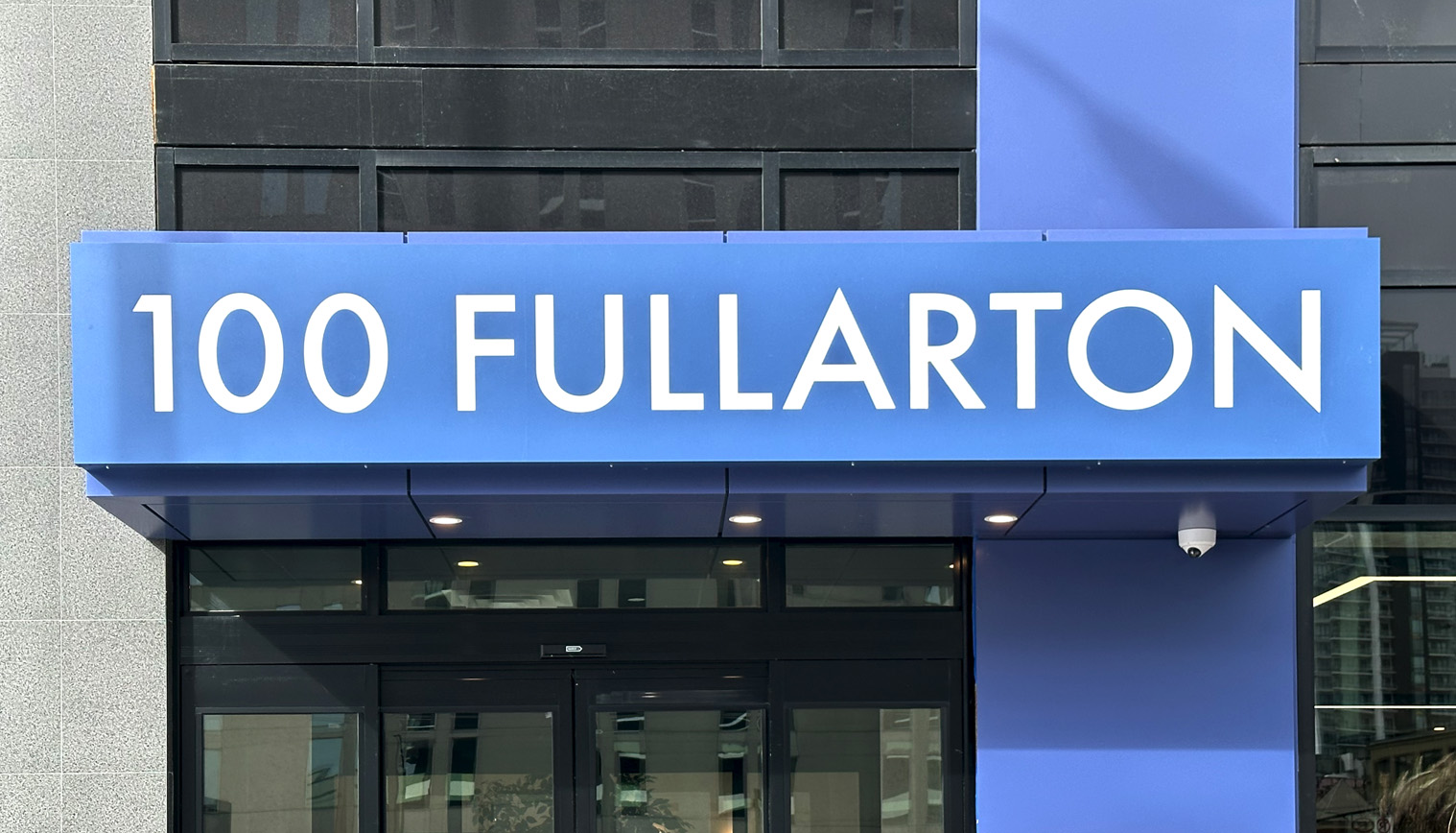 Old Oak Centro Buidling Sign 100 Fullarton London